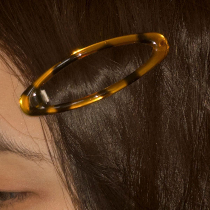 Vintage Fashion Guild - Vintage Leopard Print Glue Oval Hair