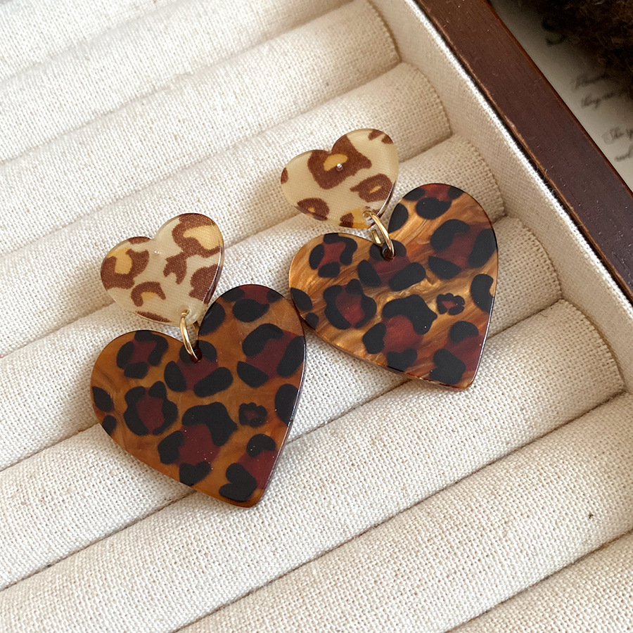 Leopard Print Acrylic Pendant  – Vintage Fashion Illustrations recenzja i cena