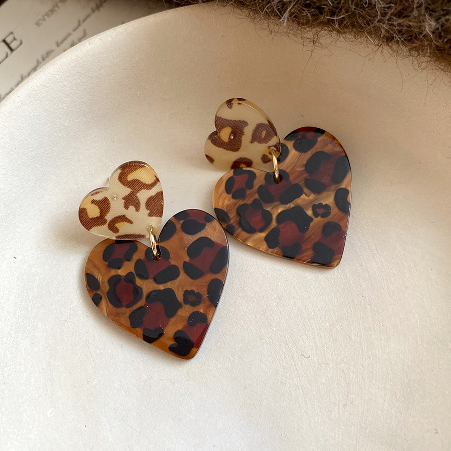 Leopard Print Acrylic Pendant  – Vintage Fashion Illustrations recenzja i cena