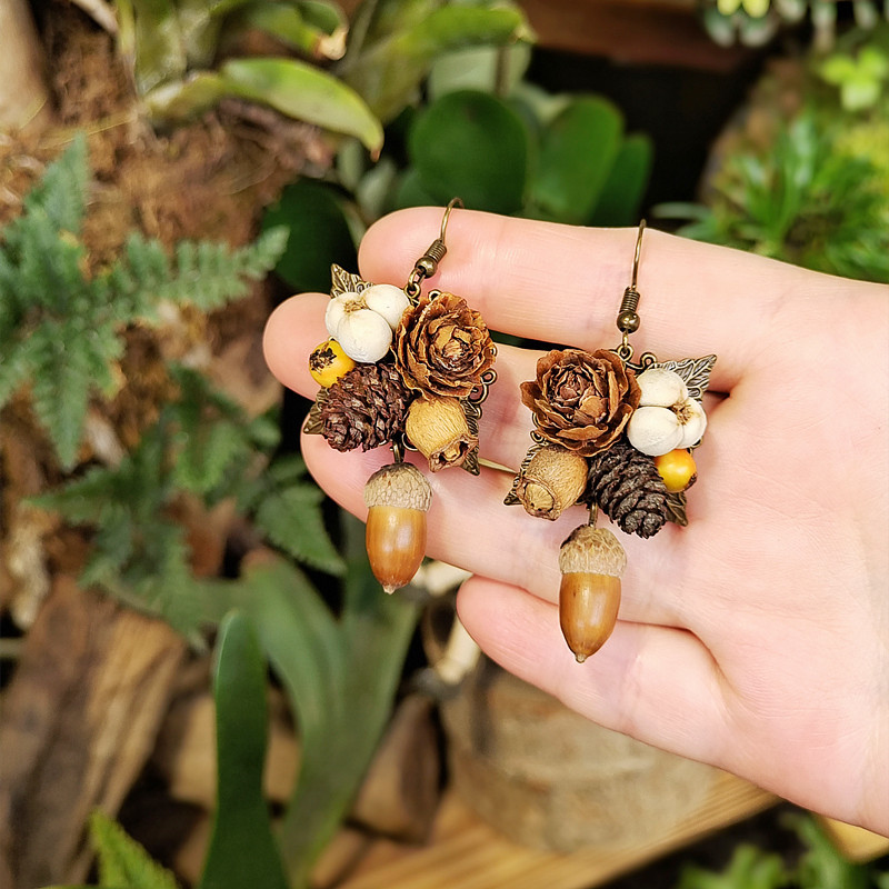 Vintage Wooden Plant Earring U – Vintage Fashion Guild recenzja i cena