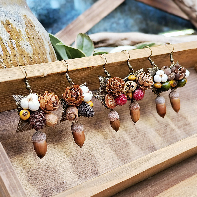 Vintage Wooden Plant Earring U – Vintage Fashion Guild recenzja i cena